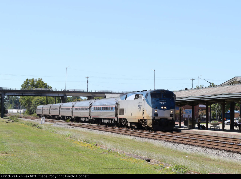 AMTK 14 leads train P080-23 into the station